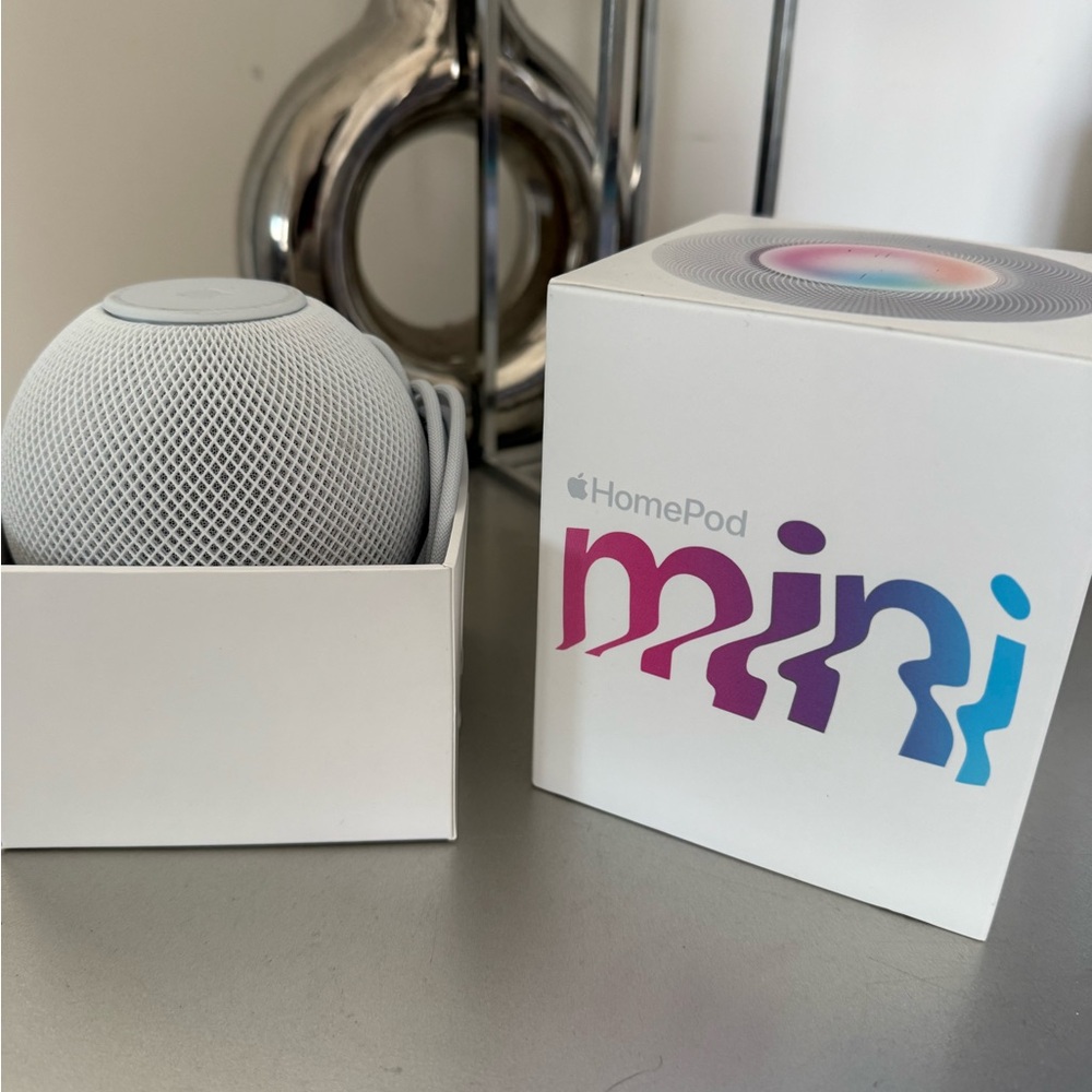 Apple HomePod Mini in White